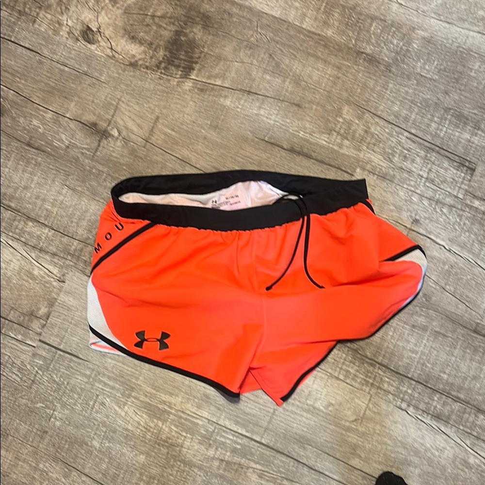 Under Armour XL Women's Orange Shorts